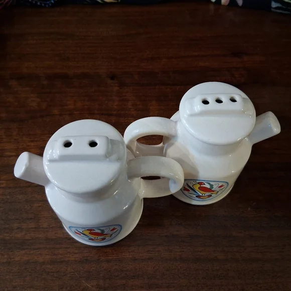 Vintage Milk Pail Salt And Pepper Shakers Pitcher Dutch Sign Pheasant Heart - Picture 16 of 16